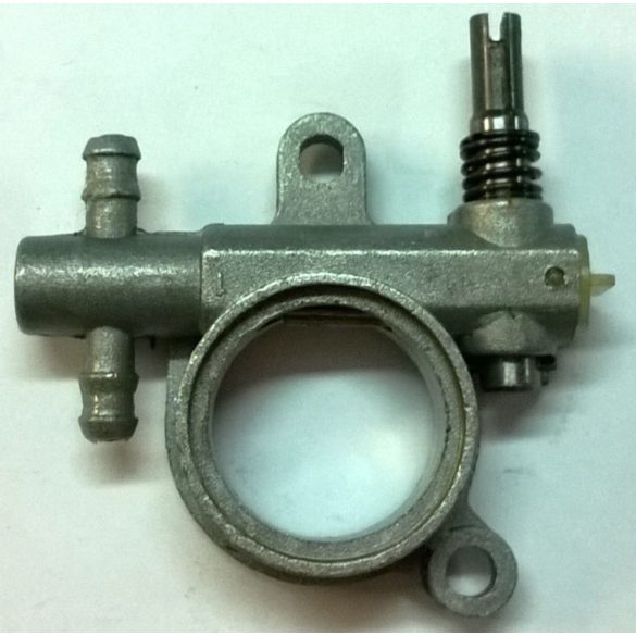 KÍNAI Láncfűrész 38cc OLAJSZIVATTYÚ